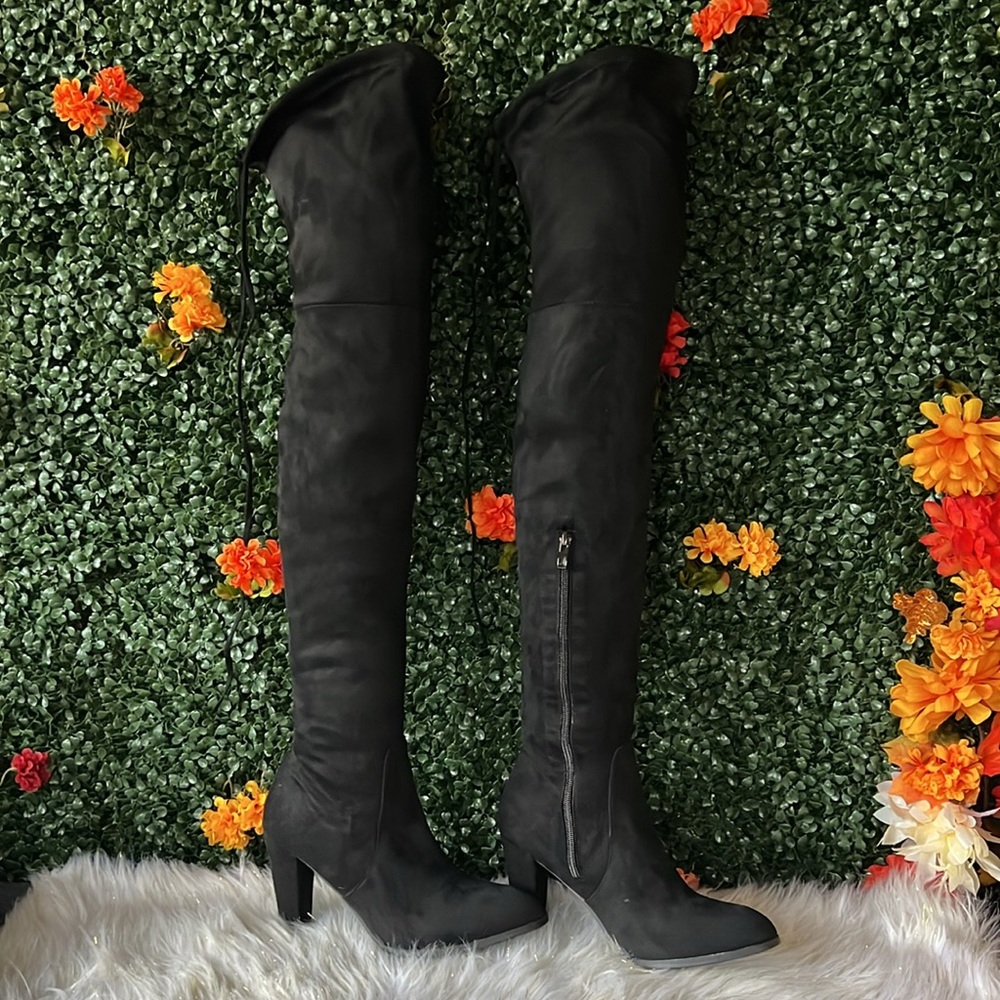 NEW Thigh high Suede Boots. Size 8.5.